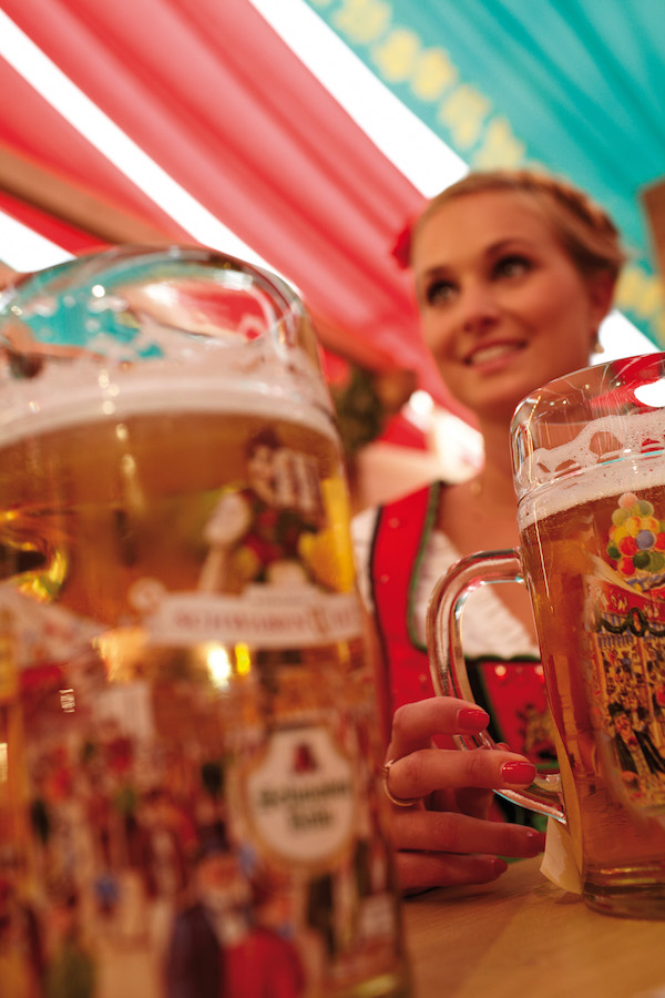 17-stuttgart_beer_festival-tent